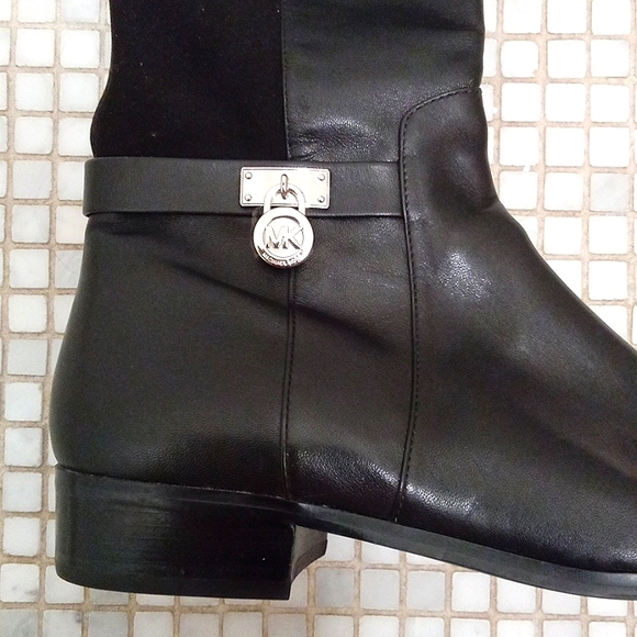 Michael Kors🌟HP🌟 Leather&Textile PW15E SZ 9.5 - Picture 2 of 10